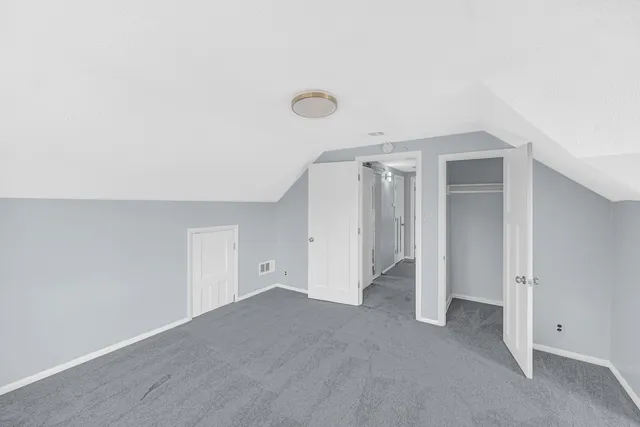 $249,900 | 275 Frederick Drive, Chicago Heights, IL 60411