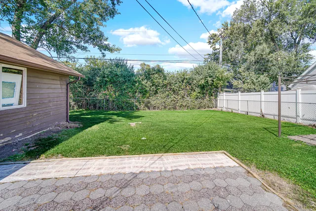 $249,900 | 275 Frederick Drive, Chicago Heights, IL 60411