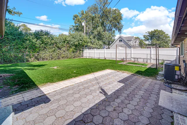 $249,900 | 275 Frederick Drive, Chicago Heights, IL 60411