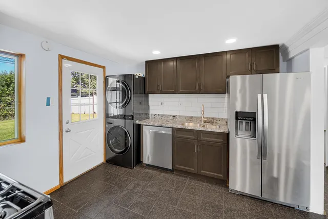 $249,900 | 275 Frederick Drive, Chicago Heights, IL 60411