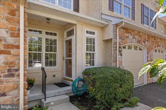 $659,900 | 628 Greycliffe Lane, Ambler, PA 19002