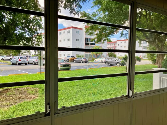 $119,000 | 4270 Northwest 40th Street, Unit 103, Lauderdale Lakes, FL 33319