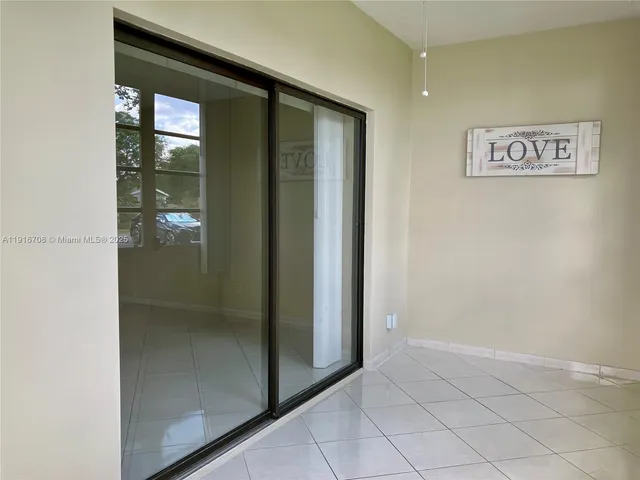 $119,000 | 4270 Northwest 40th Street, Unit 103, Lauderdale Lakes, FL 33319