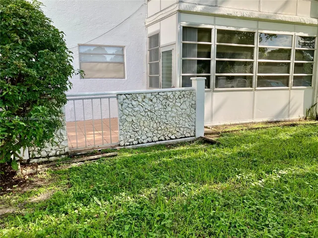 $119,000 | 4270 Northwest 40th Street, Unit 103, Lauderdale Lakes, FL 33319
