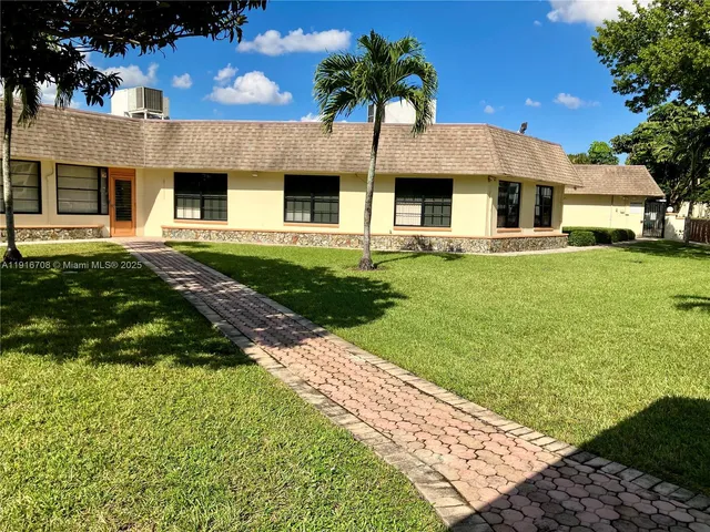 $119,000 | 4270 Northwest 40th Street, Unit 103, Lauderdale Lakes, FL 33319