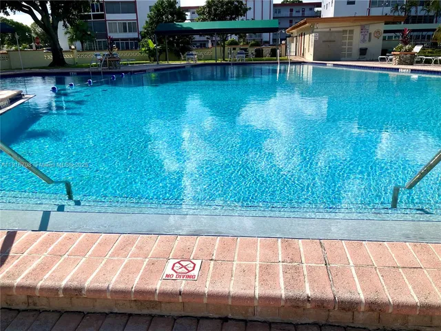 $119,000 | 4270 Northwest 40th Street, Unit 103, Lauderdale Lakes, FL 33319