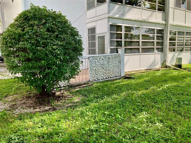 $119,000 | 4270 Northwest 40th Street, Unit 103, Lauderdale Lakes, FL 33319