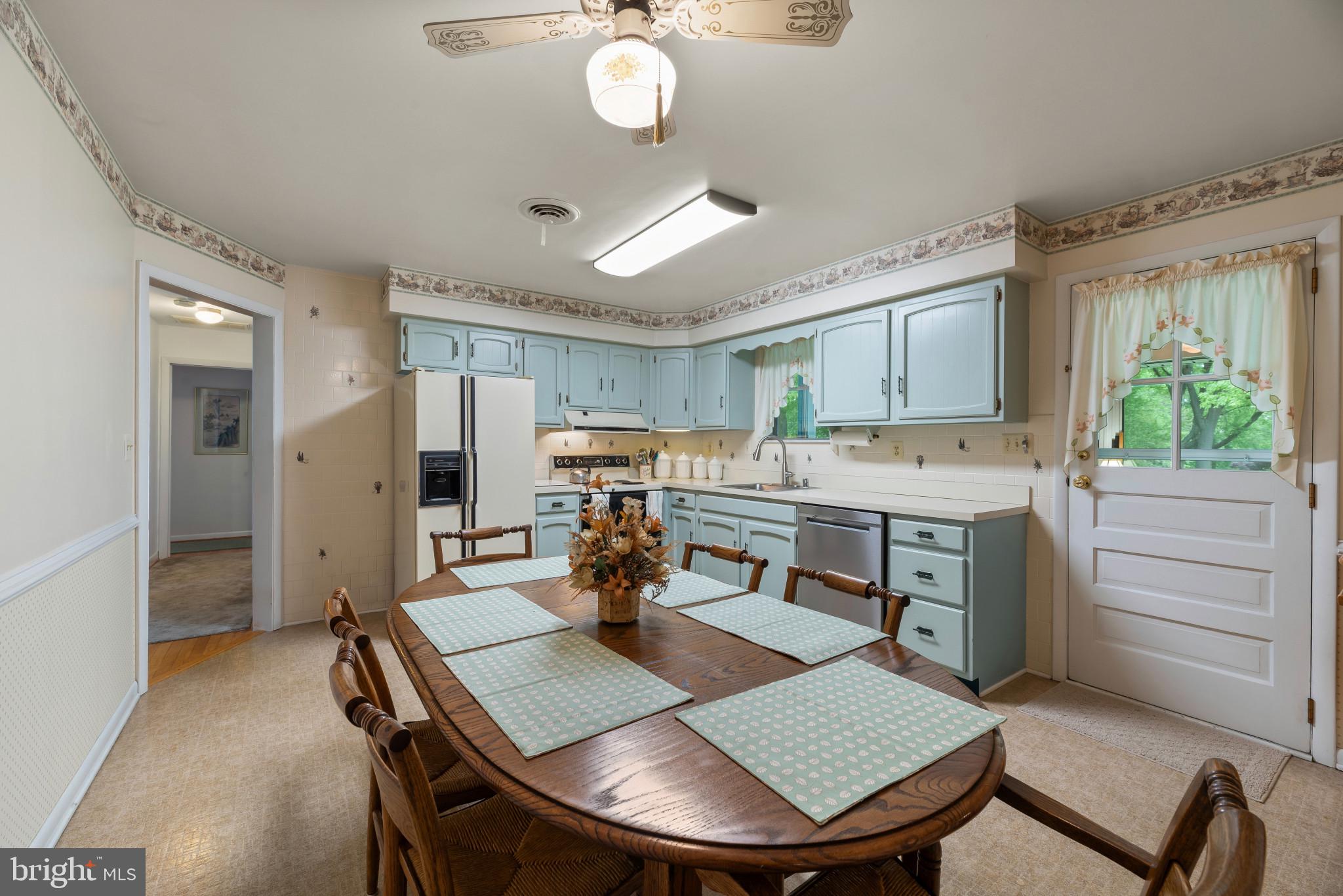 618 Fairmount Road Linthicum Heights, MD 21090 - Photo 11 of 34 Kitchen