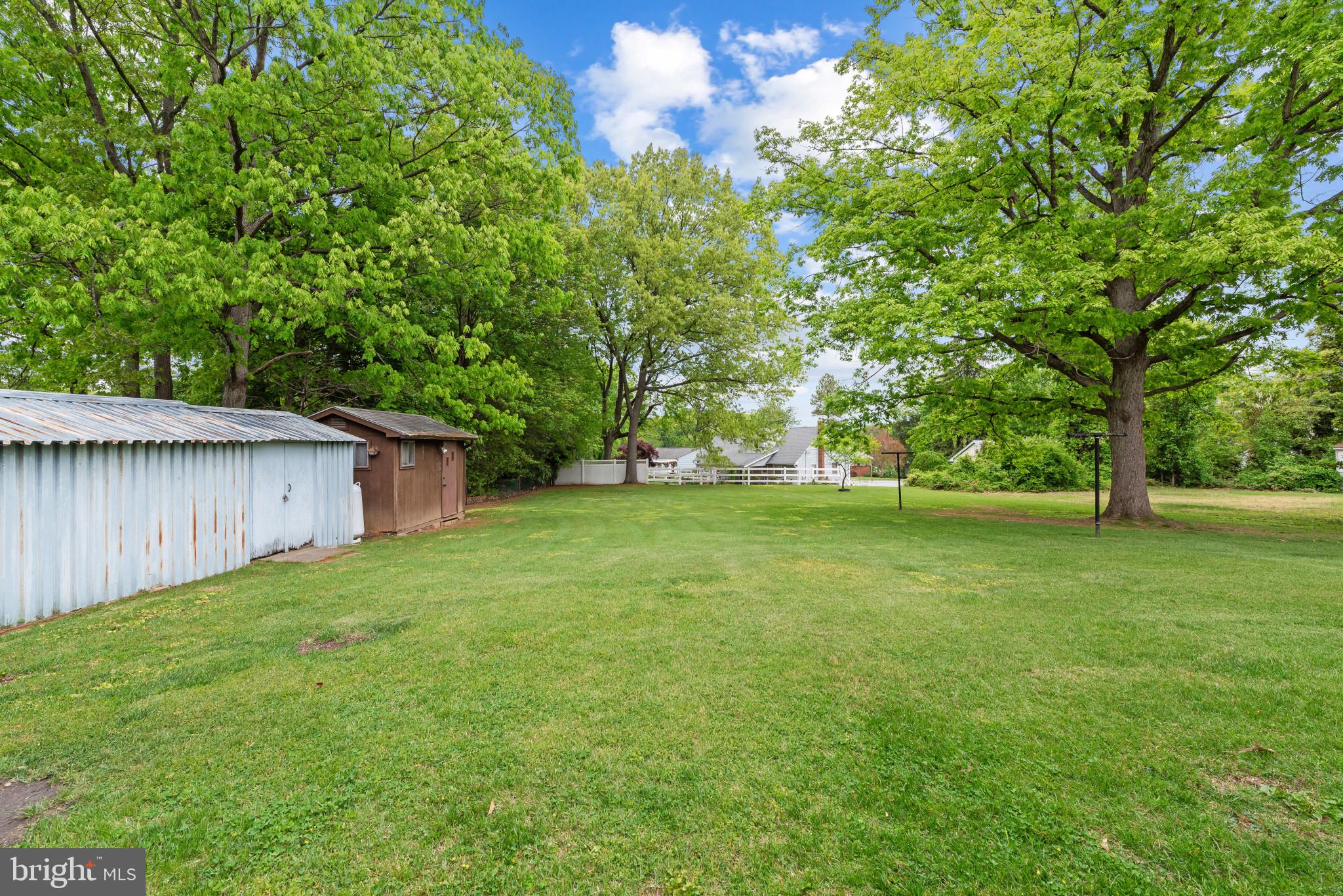 618 Fairmount Road Linthicum Heights, MD 21090 - Photo 33 of 34 Large yard