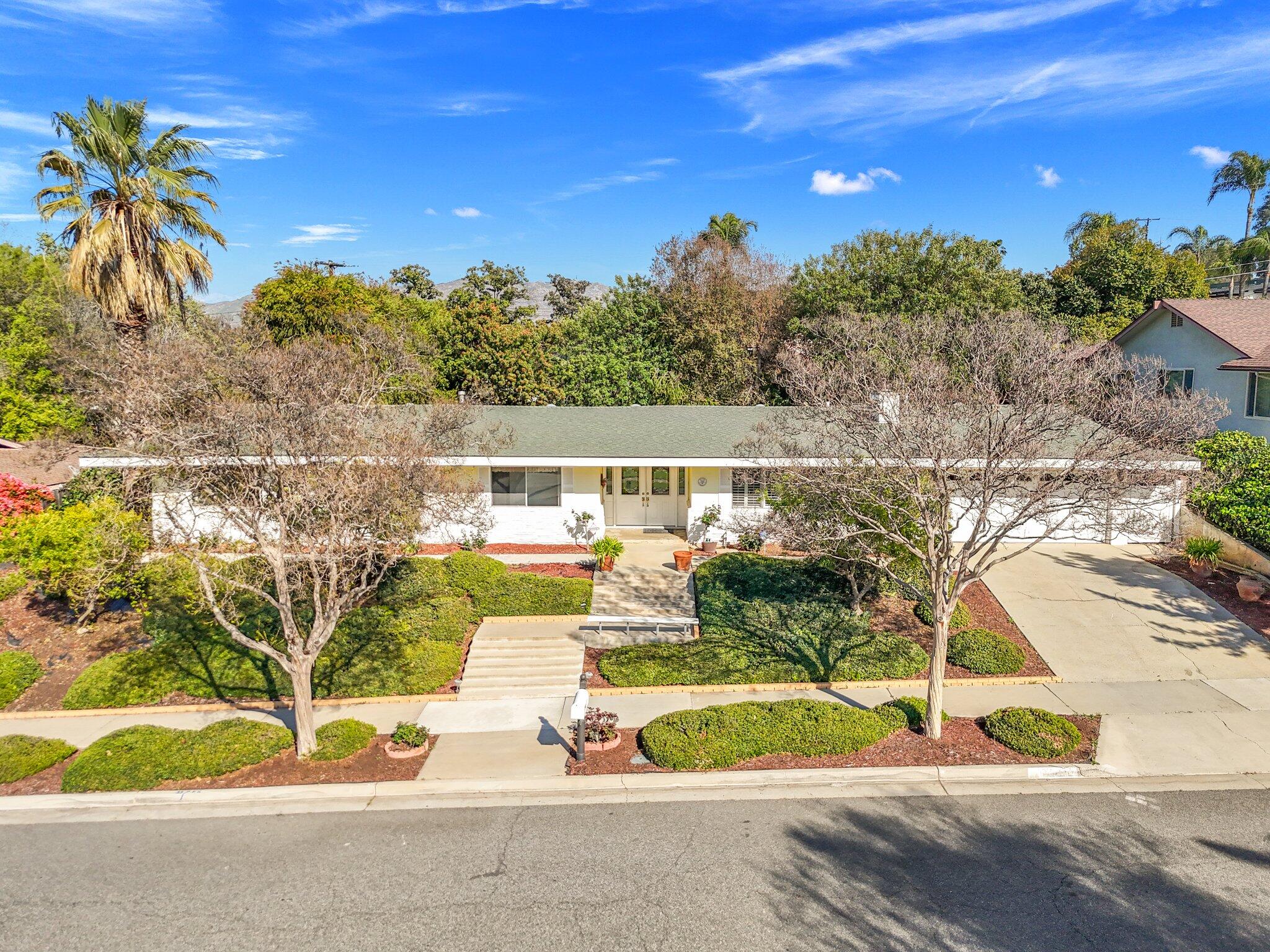 5284 Bardwell Avenue Riverside, CA 92506 - Photo 1 of 46 .