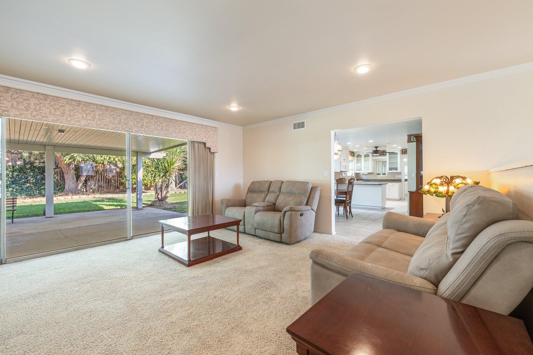 5284 Bardwell Avenue Riverside, CA 92506 - Photo 15 of 46 .