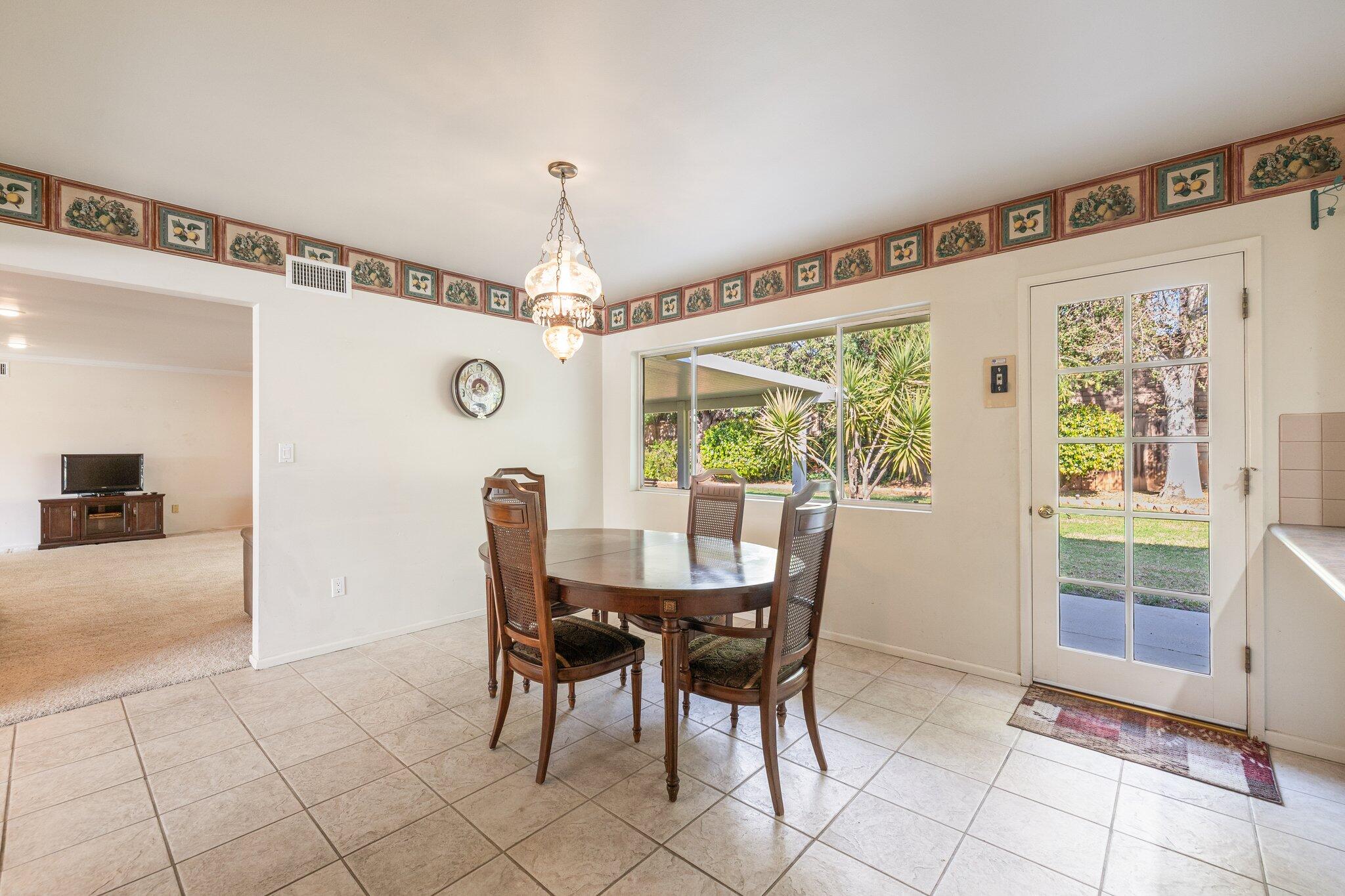 5284 Bardwell Avenue Riverside, CA 92506 - Photo 18 of 46 .