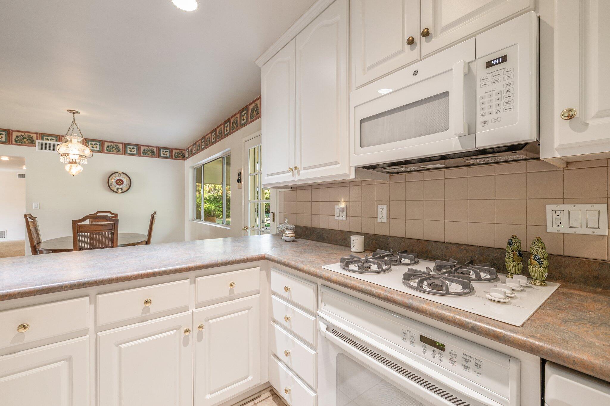 5284 Bardwell Avenue Riverside, CA 92506 - Photo 20 of 46 .