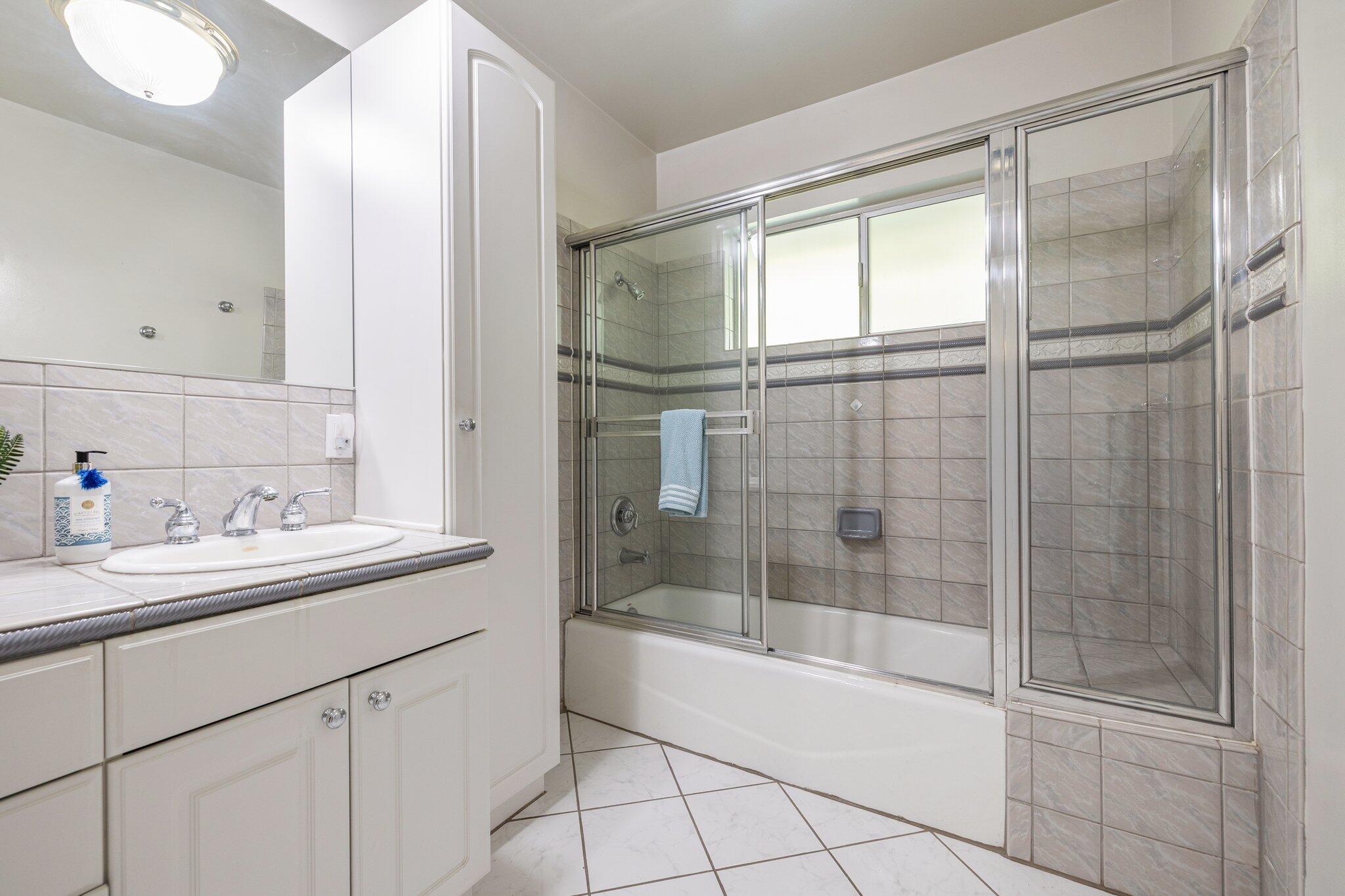 5284 Bardwell Avenue Riverside, CA 92506 - Photo 37 of 46 .