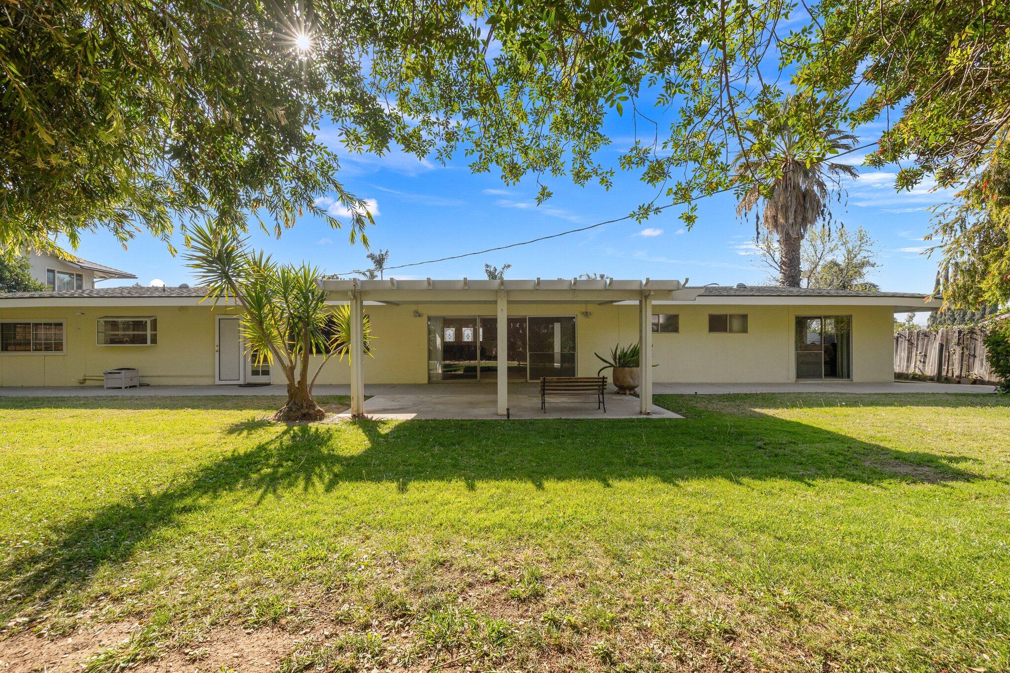 5284 Bardwell Avenue Riverside, CA 92506 - Photo 40 of 46 .