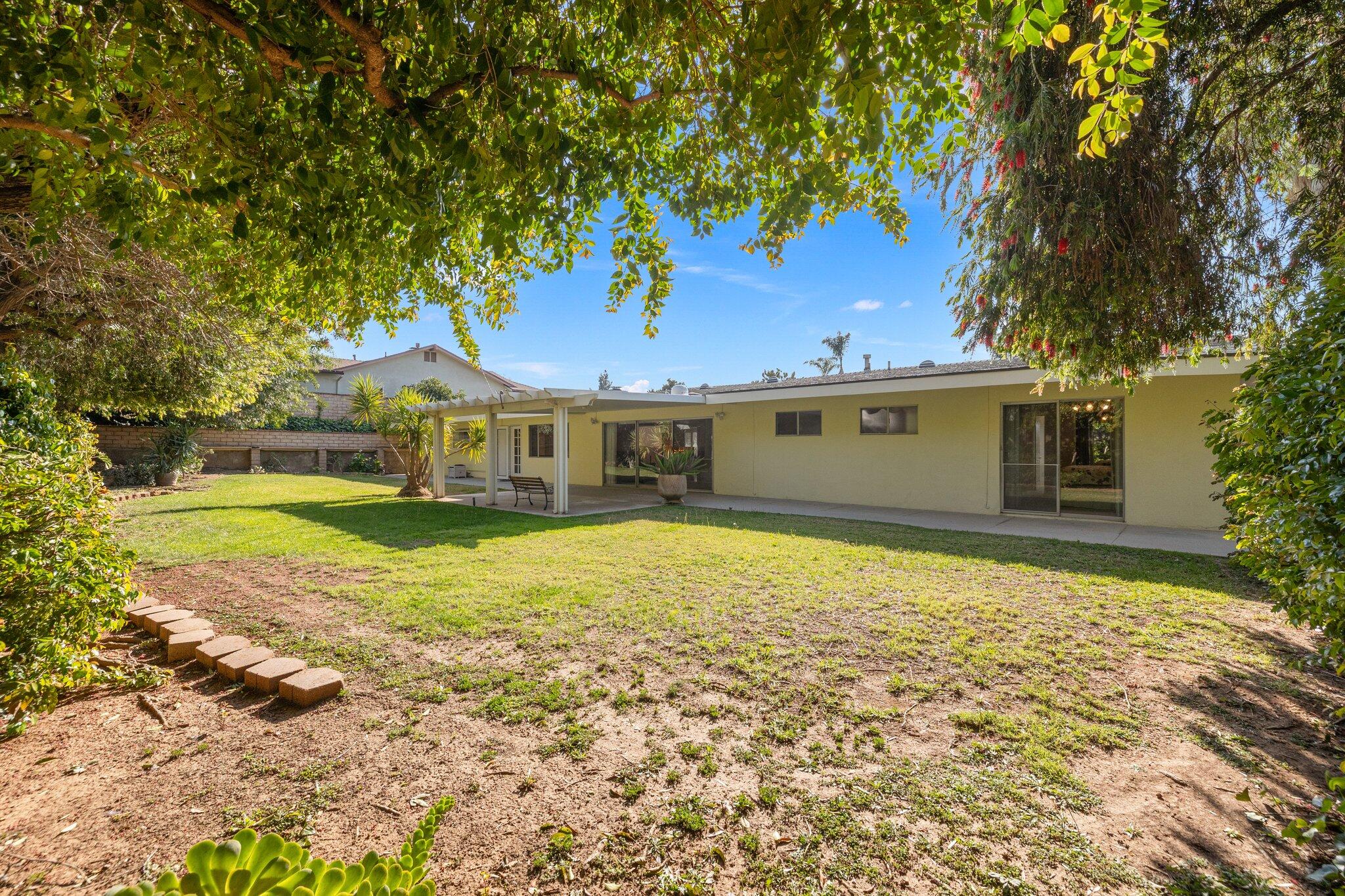 5284 Bardwell Avenue Riverside, CA 92506 - Photo 43 of 46 .