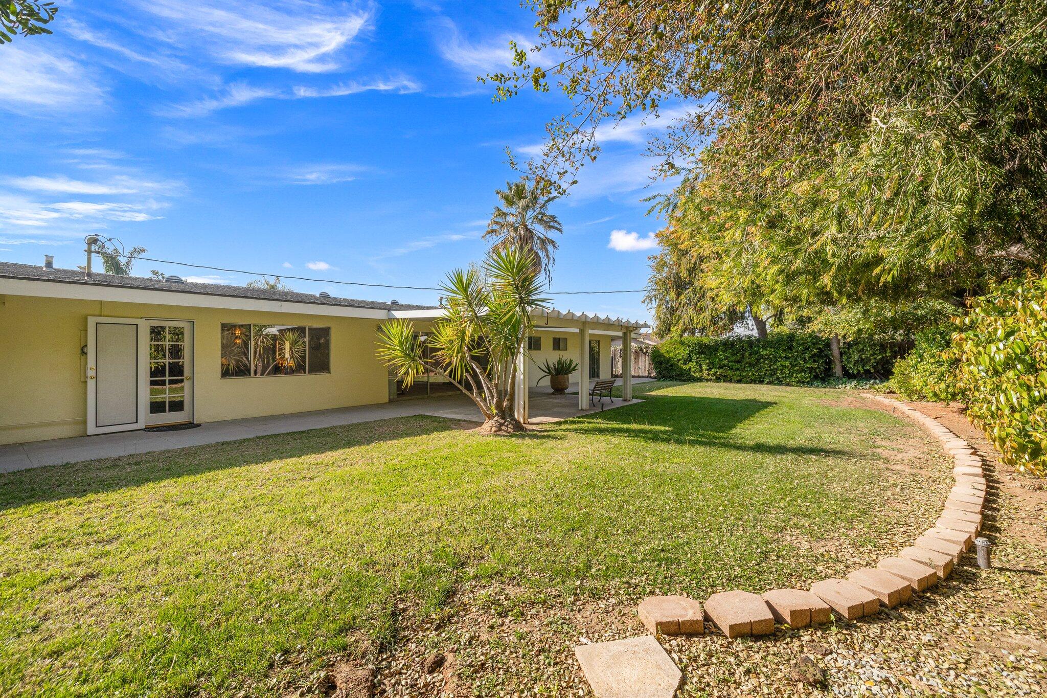 5284 Bardwell Avenue Riverside, CA 92506 - Photo 44 of 46 .