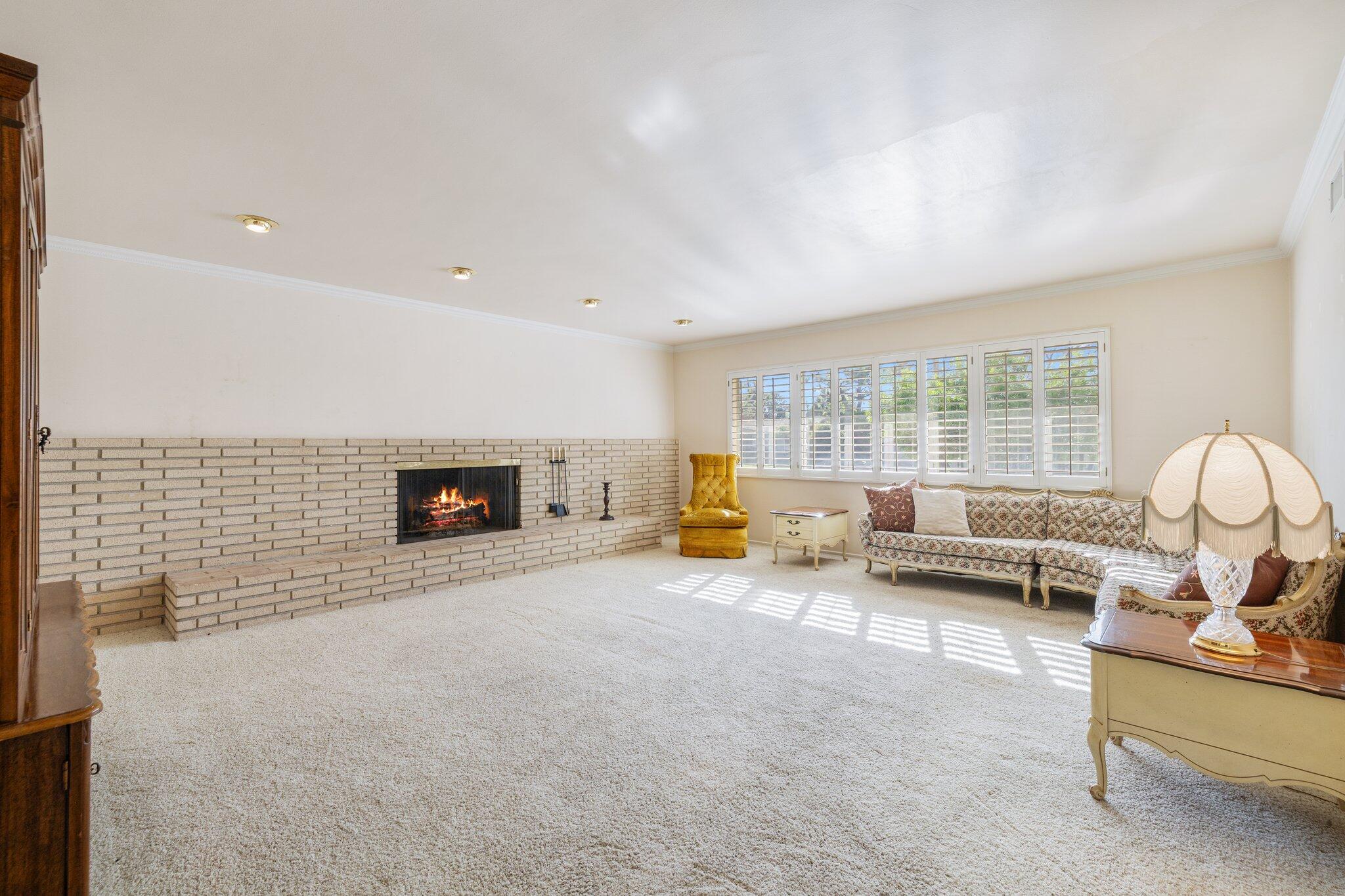 5284 Bardwell Avenue Riverside, CA 92506 - Photo 8 of 46 .