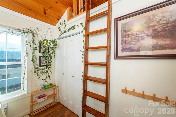 a view of utility room