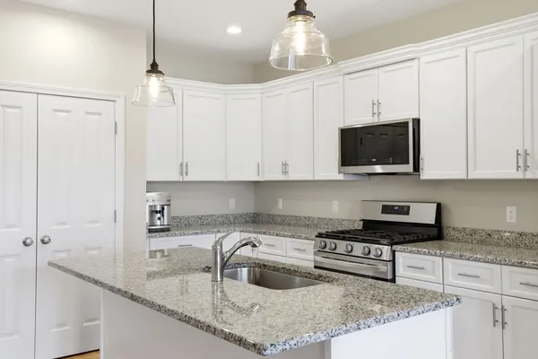 $569,900 | 3 Daisy Lane, Plymouth, MA 02360