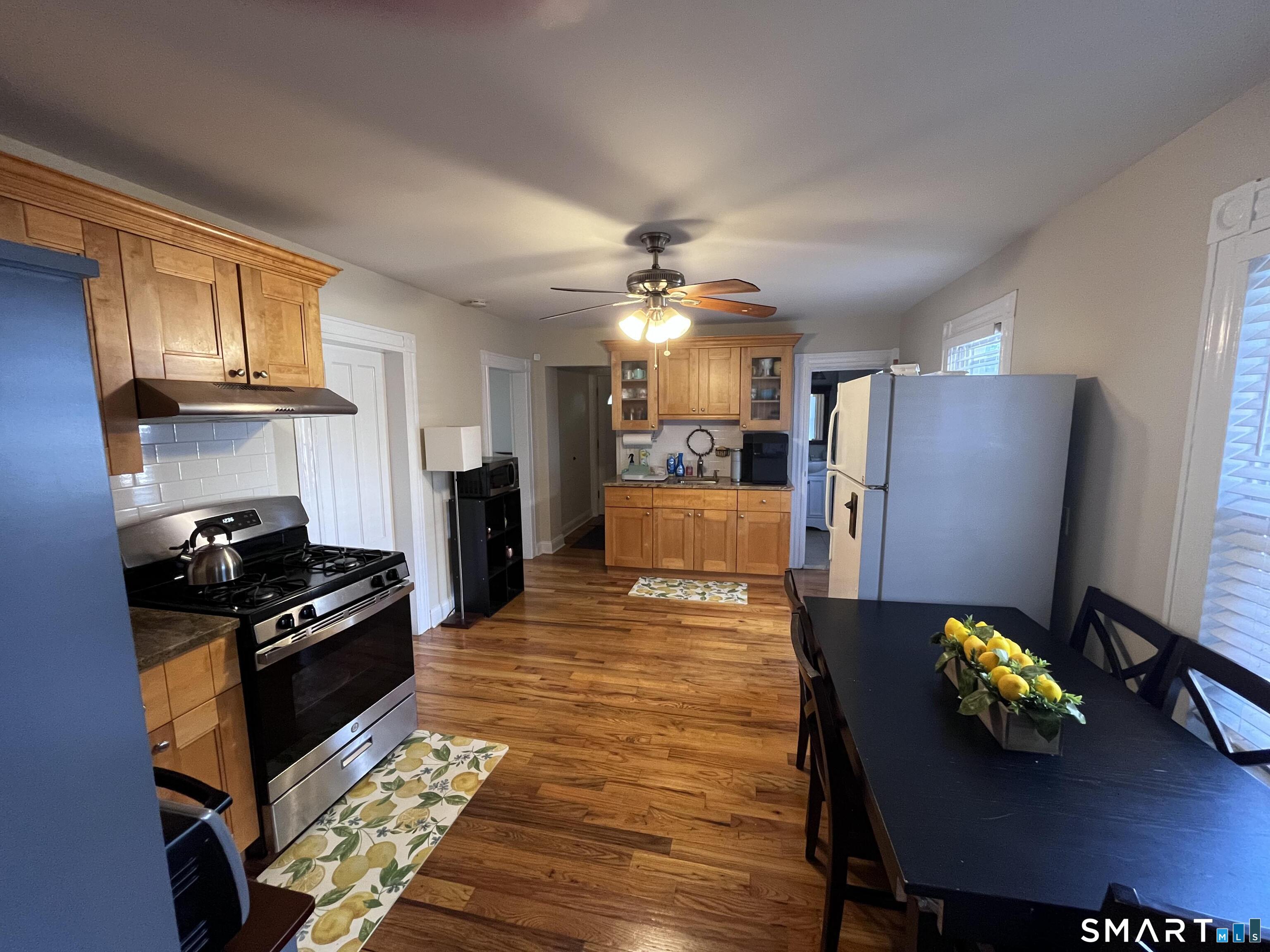 30 Thorpe Street Fairfield, CT 06824 - Photo 8 of 13