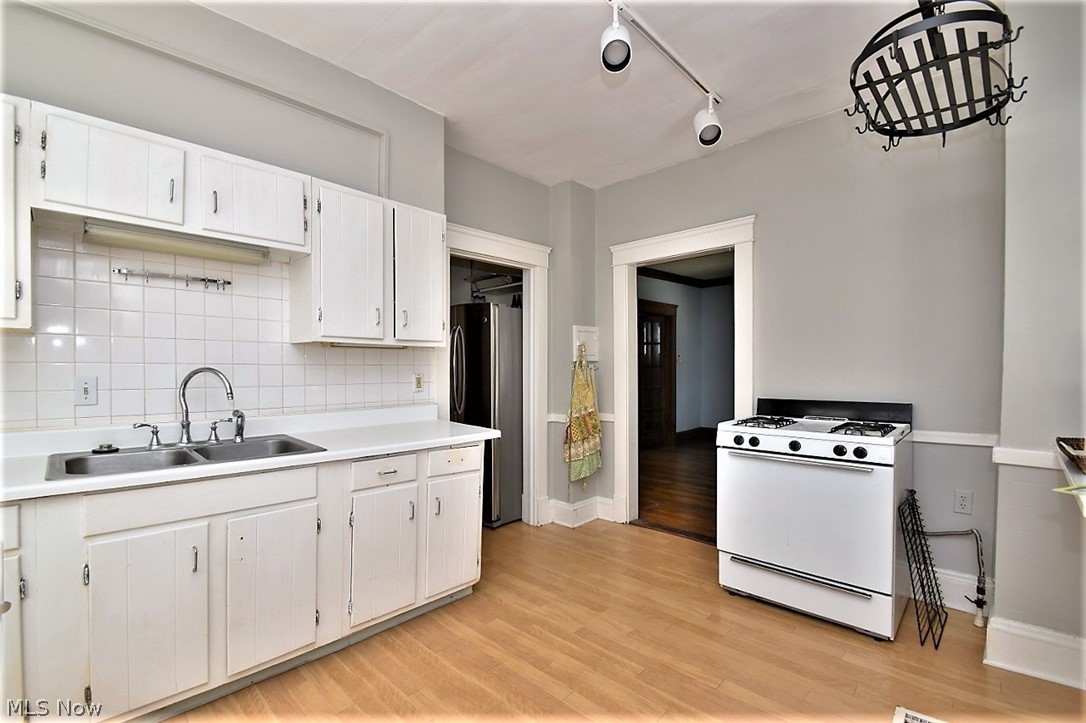 3107 Edgehill Road Cleveland, OH 44118 - Photo 17 of 31 Gallery Image 17