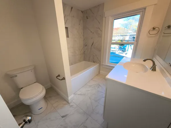 $2,500 | 386 Union Avenue, Unit #3, Laconia, NH 03246