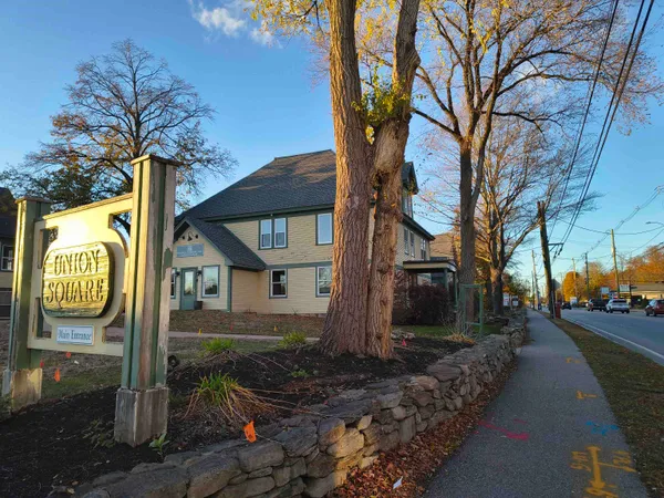 $2,500 | 386 Union Avenue, Unit #3, Laconia, NH 03246