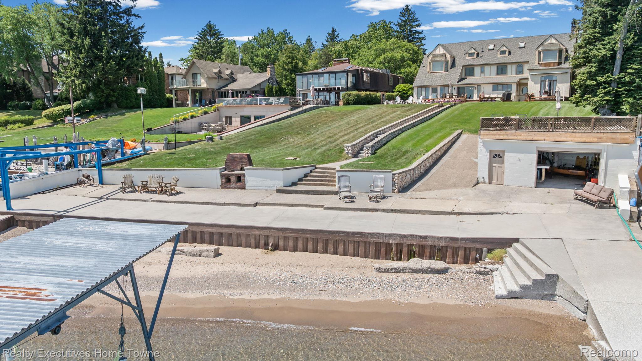 8308 Lakeshore Road Fort Gratiot, MI 48059 - Photo 15 of 79 15-web-or-mls-8308-lakeshore-rd.jpg