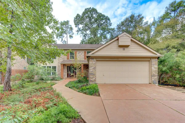 $575,000 | 11 Thorn Berry Place, The Woodlands, TX 77381