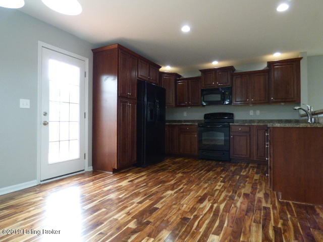 6924 Fernview Road Louisville, KY 40291 - Photo 7 of 32 P1020287
