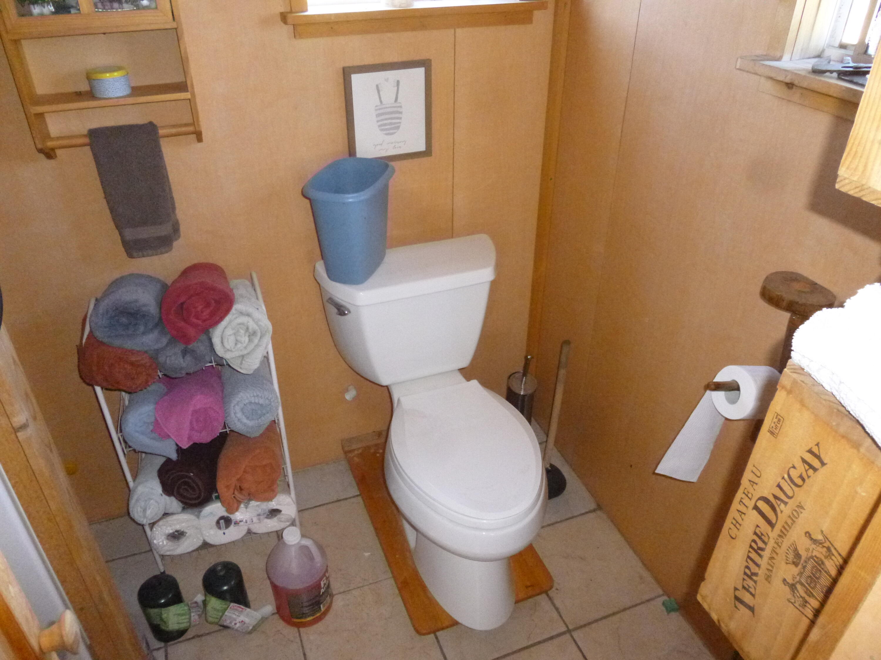 0 Kay Street, Unit 18 Chiloquin, OR 97624 - Photo 17 of 25 a bathroom with a toilet and a sink