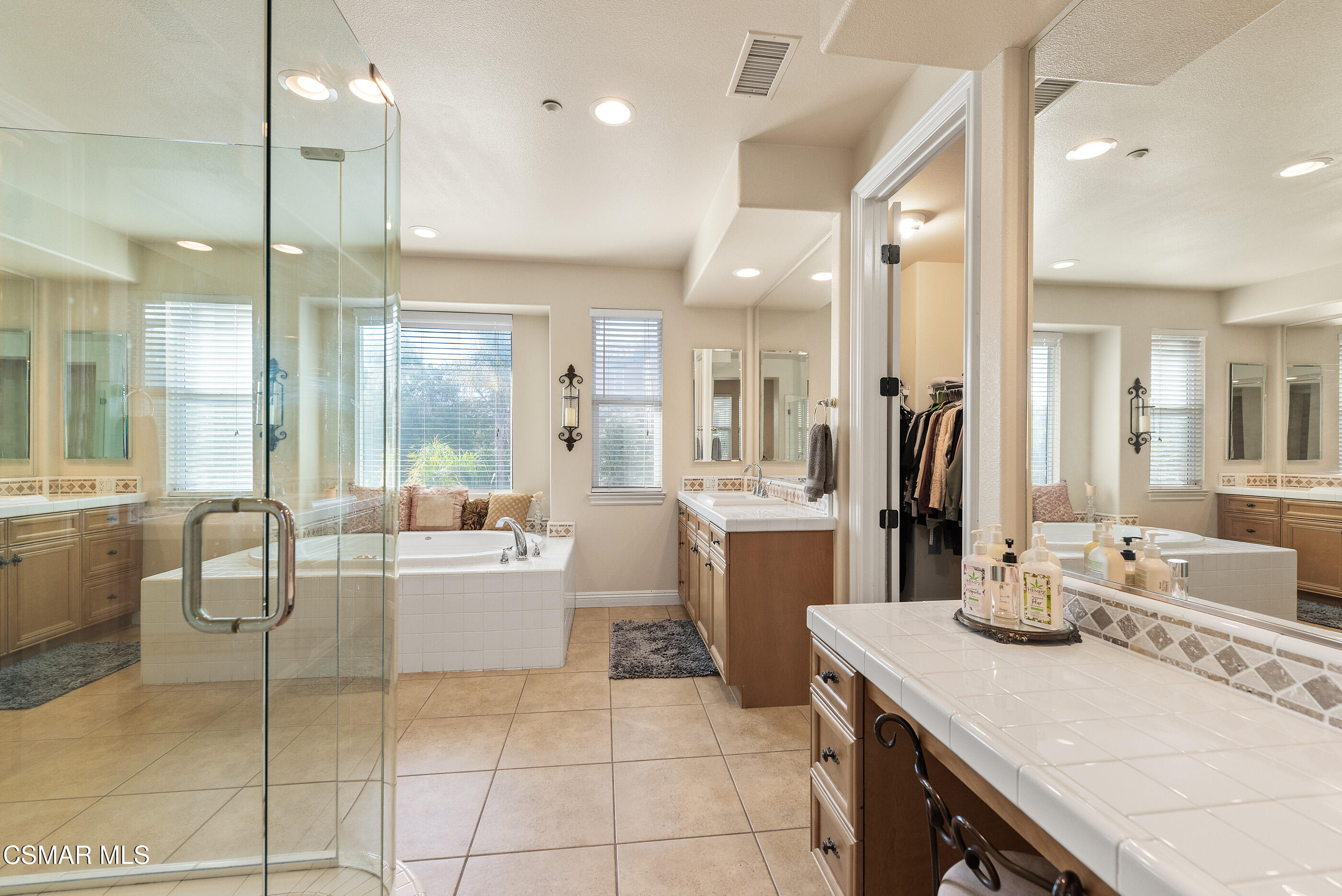 4959 Shady Trail Street Simi Valley, CA 93063 - Photo 39 of 75 Primary Bathroom