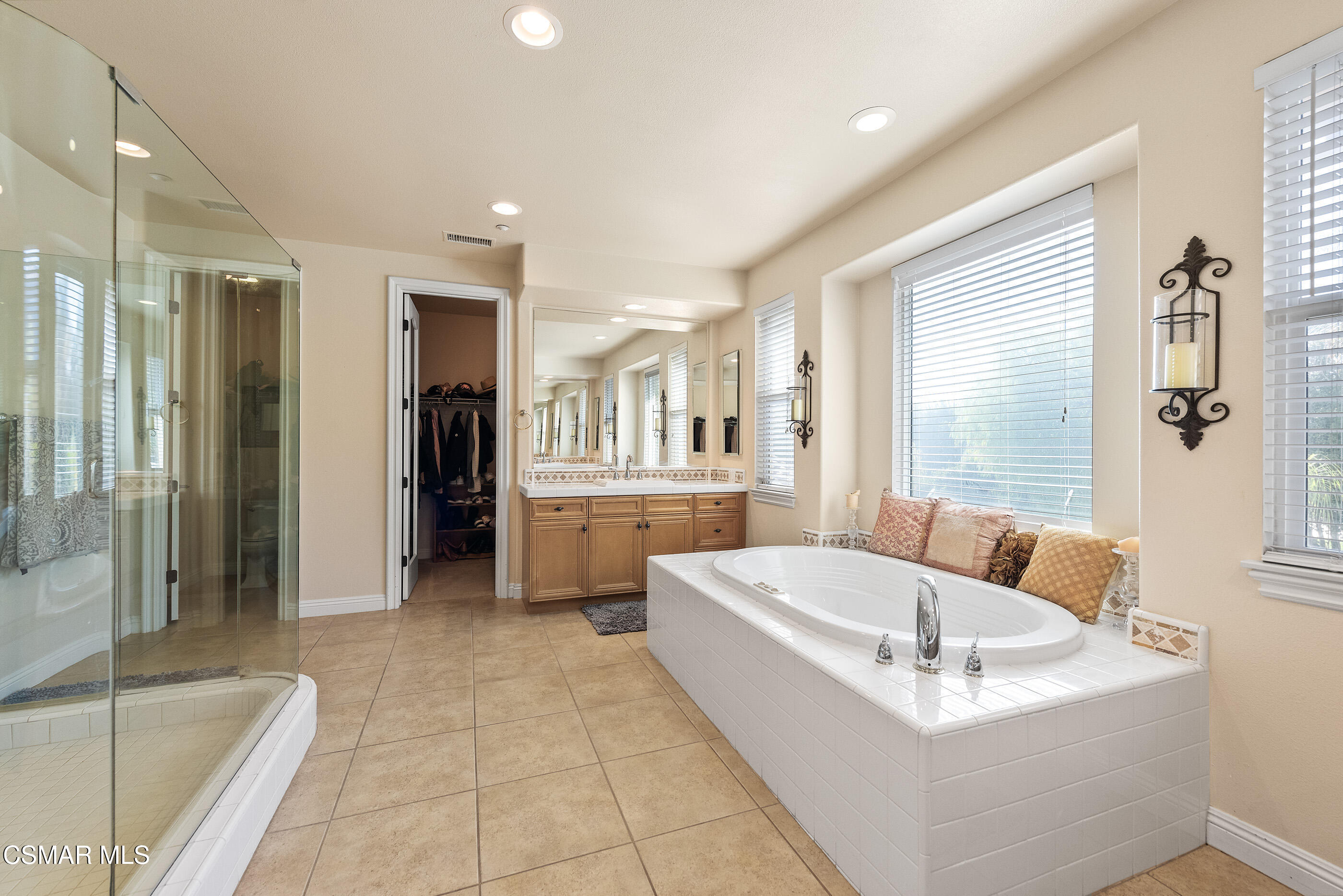 4959 Shady Trail Street Simi Valley, CA 93063 - Photo 40 of 75 Primary Bathroom