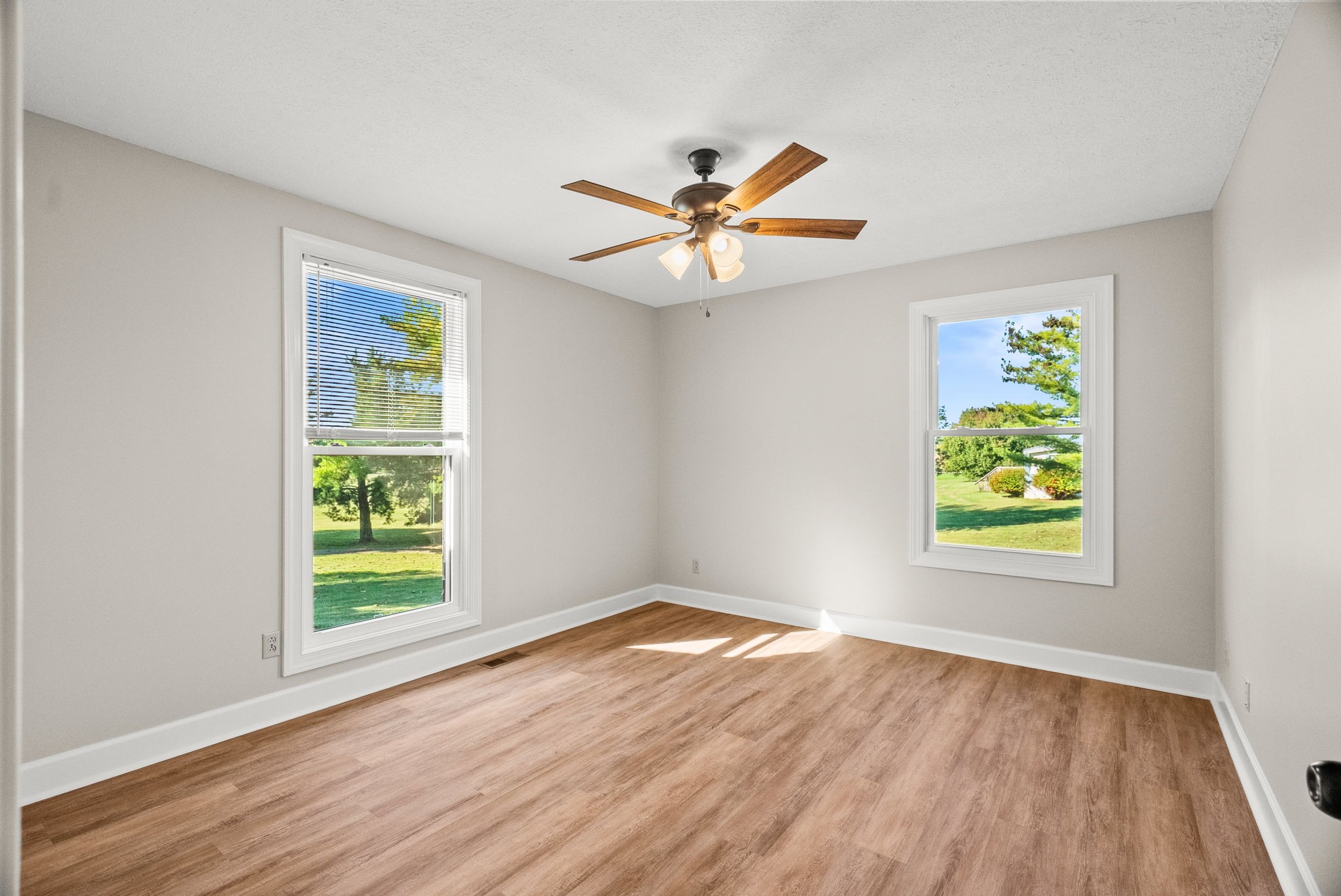 4540 Roy Cole Road Springfield, TN 37172 - Photo 27 of 61 wooden floor in an empty room with a window