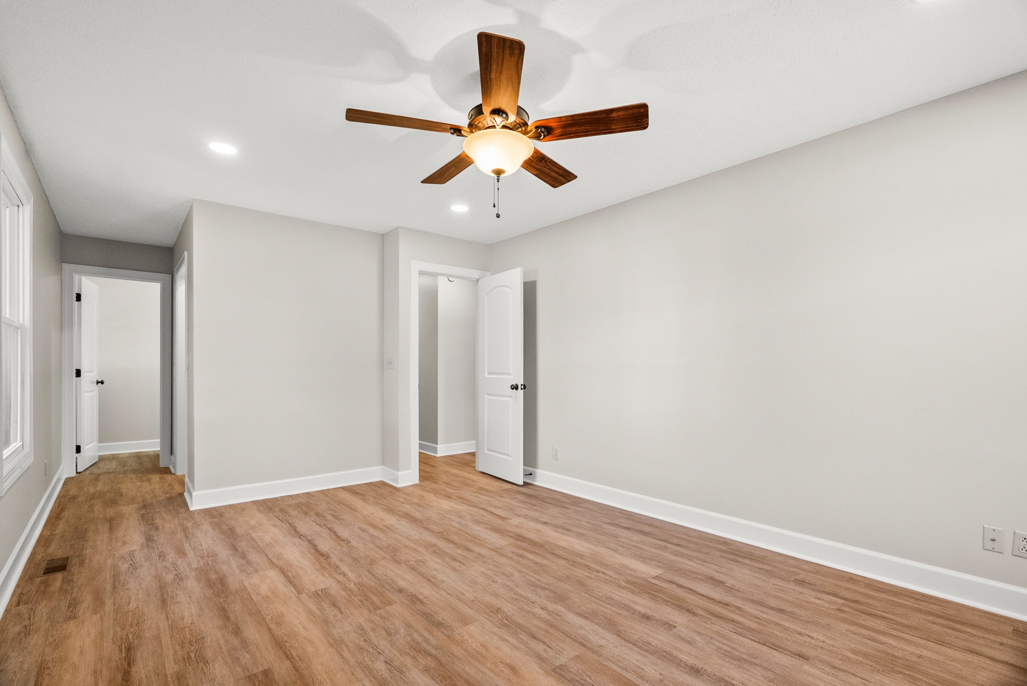 4540 Roy Cole Road Springfield, TN 37172 - Photo 30 of 61 wooden floor in an empty room with a window