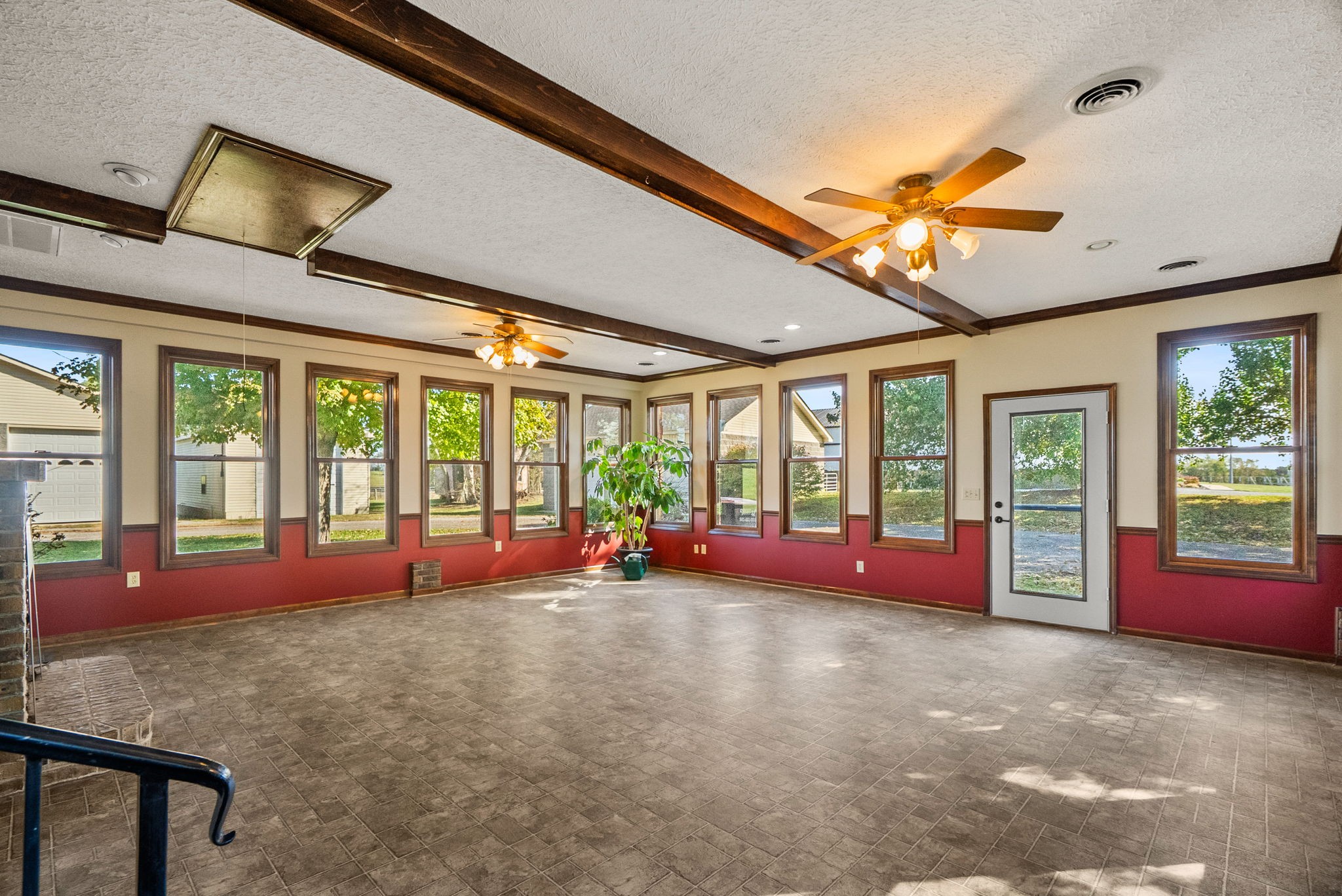 4540 Roy Cole Road Springfield, TN 37172 - Photo 33 of 61 a view of an empty room with window chandelier