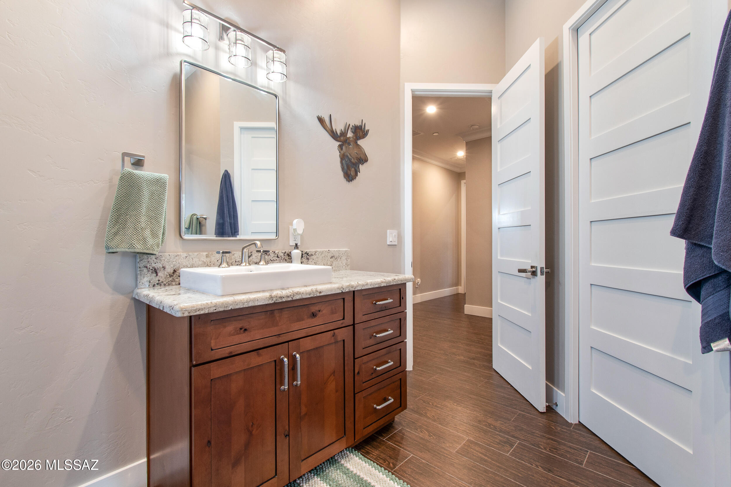 5790 North Abington Road Tucson, AZ 85743 - Photo 33 of 52 Ensuite bath