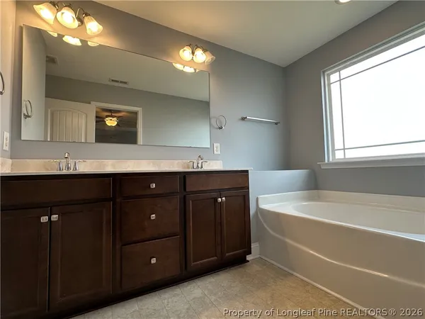 $2,200 | 2149 Heathcote Drive, Fayetteville, NC 28314