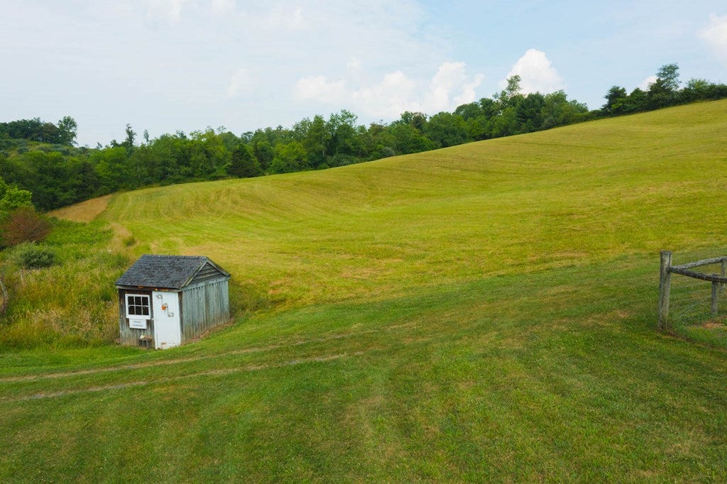 595 Stillwell Road Draper, VA 24324 - Photo 2 of 39 Gallery Image 2