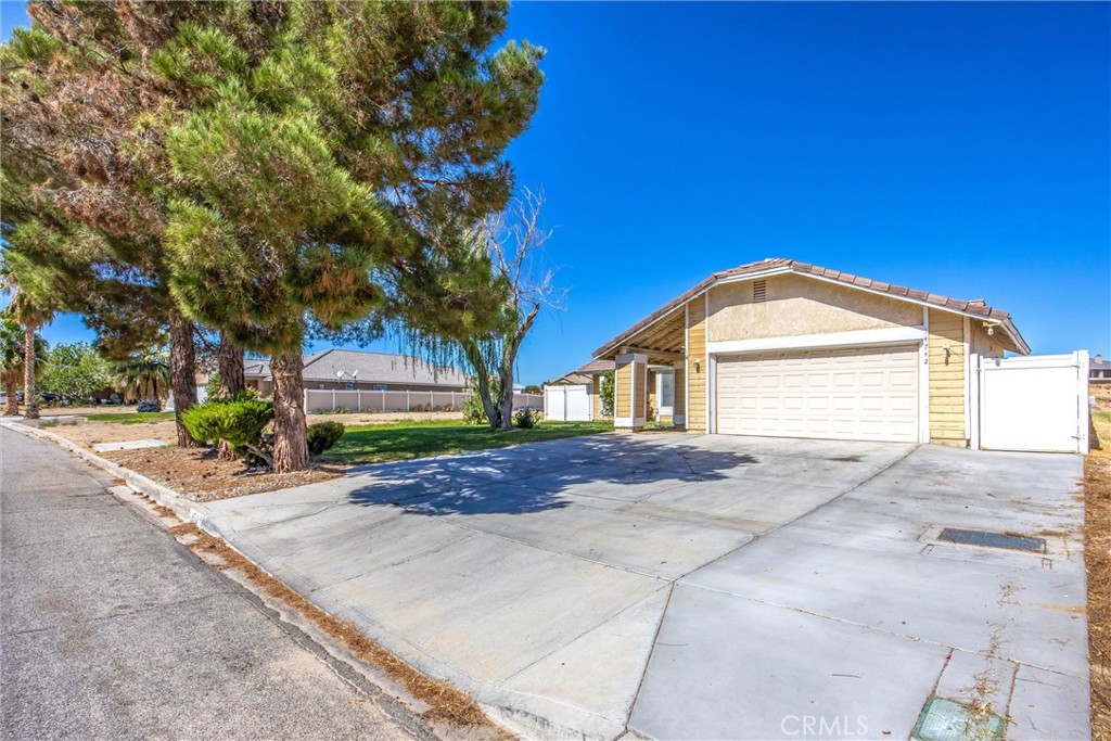 14742 Rivers Edge Road Helendale, CA 92342 - Photo 4 of 39 Gallery Image 4