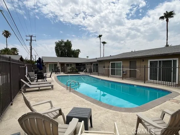 $1,395 | 686 East Cottonwood Road, Unit 6, Palm Springs, CA 92262