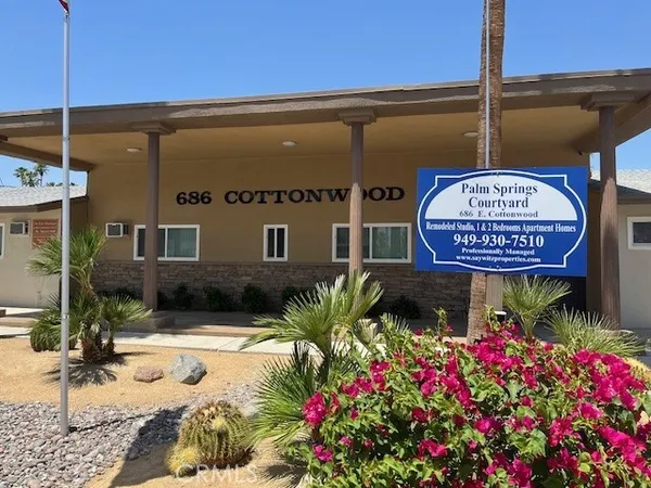 $1,395 | 686 East Cottonwood Road, Unit 6, Palm Springs, CA 92262