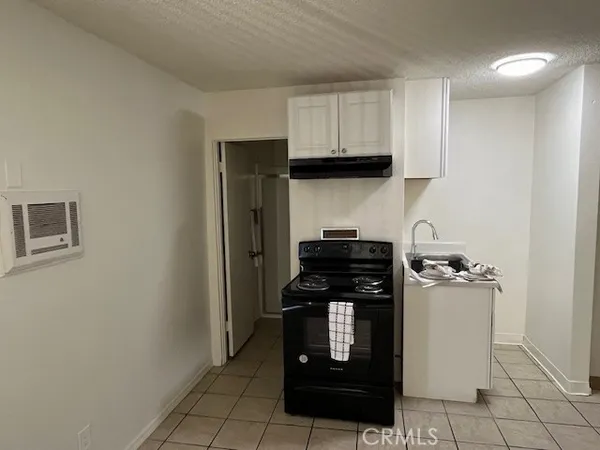 $1,395 | 686 East Cottonwood Road, Unit 6, Palm Springs, CA 92262