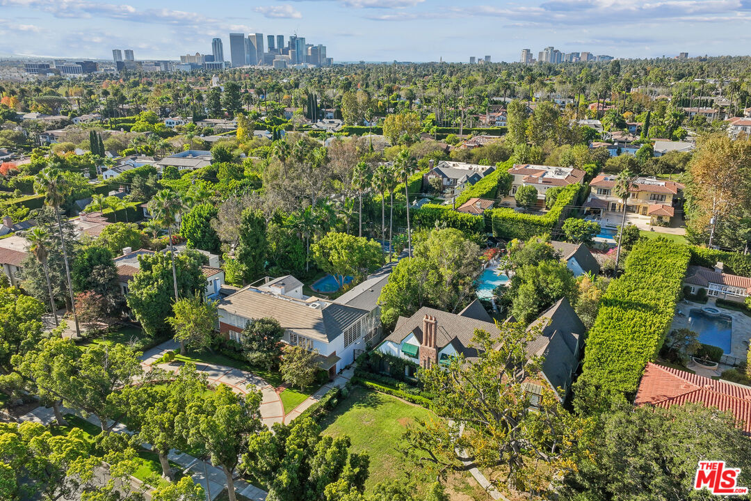 719 North Maple Drive Beverly Hills, CA 90210 - Photo 14 of 14