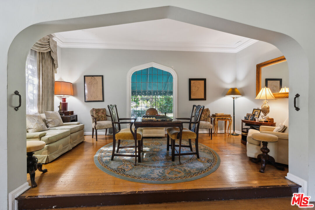 719 North Maple Drive Beverly Hills, CA 90210 - Photo 9 of 14