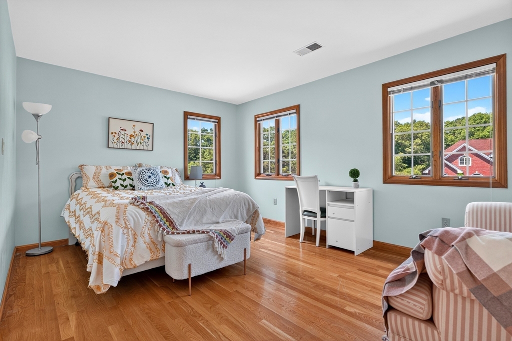 29 Page Road Weston, MA 02493 - Photo 25 of 34