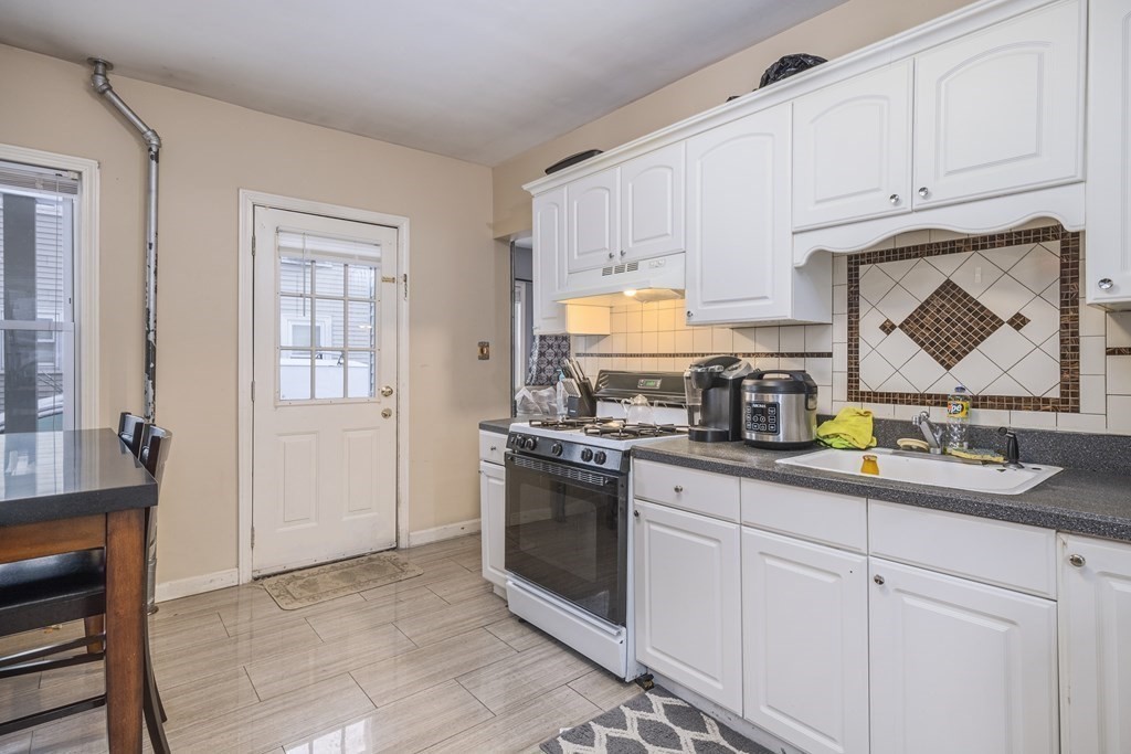 15 Pine Street Framingham, MA 01702 - Photo 8 of 38