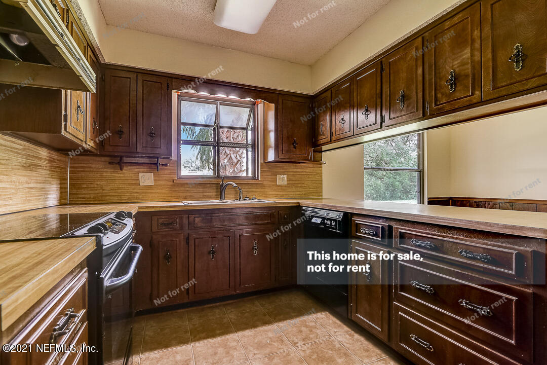 307 Foxridge Road Orange Park, FL 32065 - Photo 4 of 50 listing_3