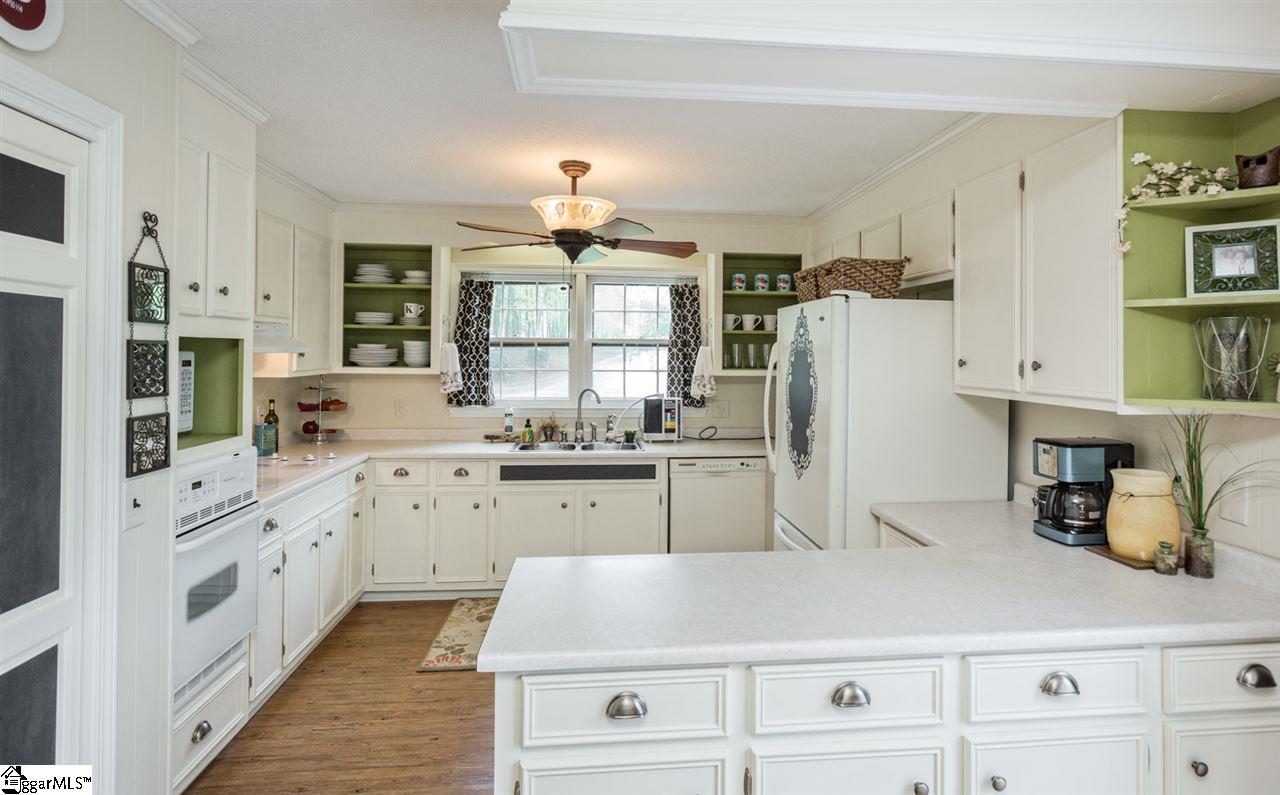 299 Roberts Road Taylors, SC 29687 - Photo 10 of 34 Gallery Image 10